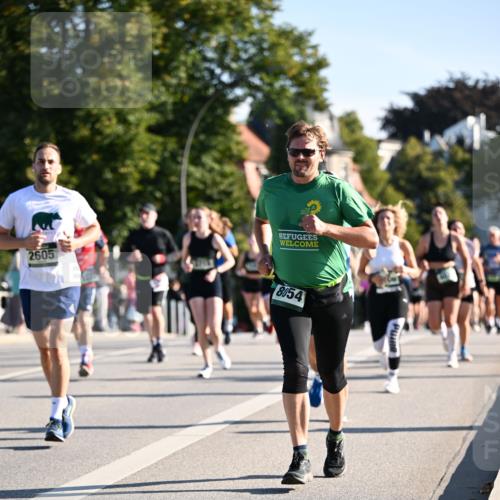 01.09.2024 - BARMER Alsterlauf Dr. Thomas Lammeyer http://msf.ph/oto/6896909 01.09.2024 09:35:16 Laufen 2605, 8054 meine-sportfotos.de