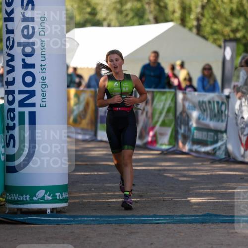 01.09.2024 - 17. Tribühne Triathlon Michael Strokosch http://msf.ph/oto/6896921 01.09.2024 09:50:24 Ziel 104 meine-sportfotos.de