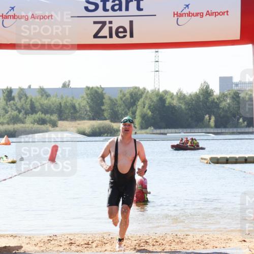 01.09.2024 - 17. Tribühne Triathlon Luisa Fischer http://msf.ph/oto/6896975 01.09.2024 11:28:20 Schwimmen 459 meine-sportfotos.de