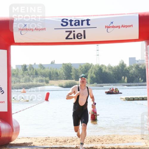 01.09.2024 - 17. Tribühne Triathlon Luisa Fischer http://msf.ph/oto/6896978 01.09.2024 11:28:21 Schwimmen 459 meine-sportfotos.de