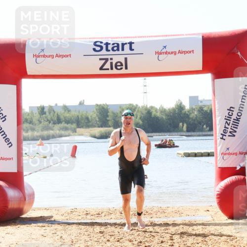 01.09.2024 - 17. Tribühne Triathlon Luisa Fischer http://msf.ph/oto/6896982 01.09.2024 11:28:22 Schwimmen 459 meine-sportfotos.de