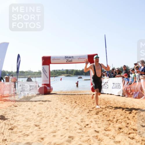 01.09.2024 - 17. Tribühne Triathlon Luisa Fischer http://msf.ph/oto/6896992 01.09.2024 11:28:23 Schwimmen 459 meine-sportfotos.de