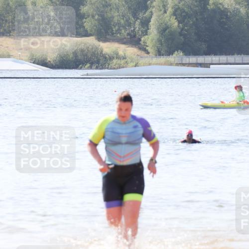 01.09.2024 - 17. Tribühne Triathlon Luisa Fischer http://msf.ph/oto/6897000 01.09.2024 11:34:22 Schwimmen 533 meine-sportfotos.de