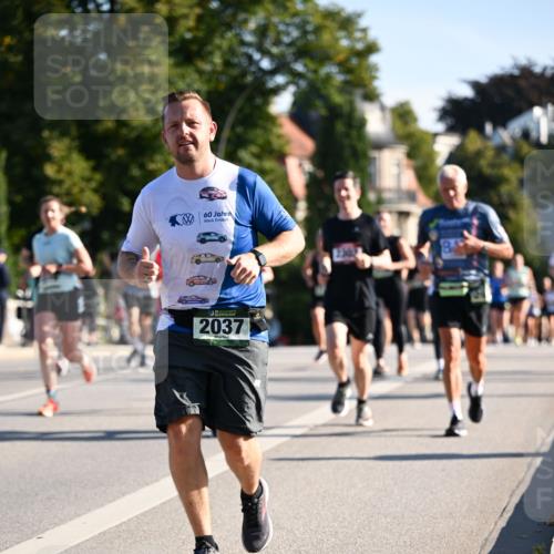 01.09.2024 - BARMER Alsterlauf Dr. Thomas Lammeyer http://msf.ph/oto/6897063 01.09.2024 09:35:24 Laufen 60, 2037 meine-sportfotos.de