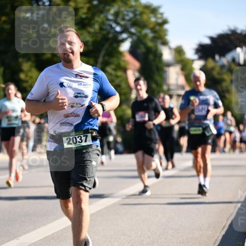 01.09.2024 - BARMER Alsterlauf Dr. Thomas Lammeyer http://msf.ph/oto/6897068 01.09.2024 09:35:24 Laufen 60, 2037 meine-sportfotos.de