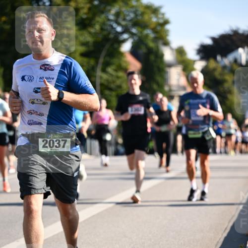 01.09.2024 - BARMER Alsterlauf Dr. Thomas Lammeyer http://msf.ph/oto/6897074 01.09.2024 09:35:24 Laufen 60, 35, 2037 meine-sportfotos.de