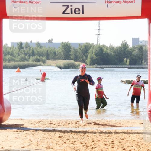 01.09.2024 - 17. Tribühne Triathlon Luisa Fischer http://msf.ph/oto/6897078 01.09.2024 11:35:21 Schwimmen 522 meine-sportfotos.de