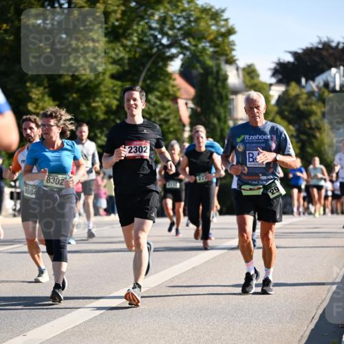 01.09.2024 - BARMER Alsterlauf Dr. Thomas Lammeyer http://msf.ph/oto/6897082 01.09.2024 09:35:25 Laufen 8084, 8302, 2302, 29 meine-sportfotos.de