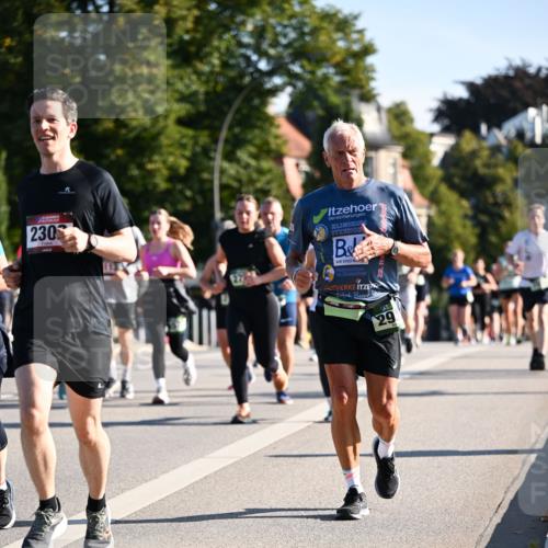 01.09.2024 - BARMER Alsterlauf Dr. Thomas Lammeyer http://msf.ph/oto/6897100 01.09.2024 09:35:26 Laufen 230, 29 meine-sportfotos.de