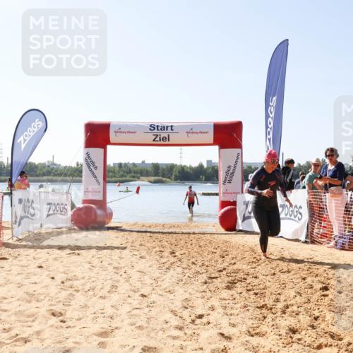 01.09.2024 - 17. Tribühne Triathlon Luisa Fischer http://msf.ph/oto/6897115 01.09.2024 11:35:25 Schwimmen 522 meine-sportfotos.de