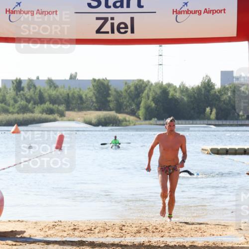 01.09.2024 - 17. Tribühne Triathlon Luisa Fischer http://msf.ph/oto/6897121 01.09.2024 11:38:42 Schwimmen 649 meine-sportfotos.de