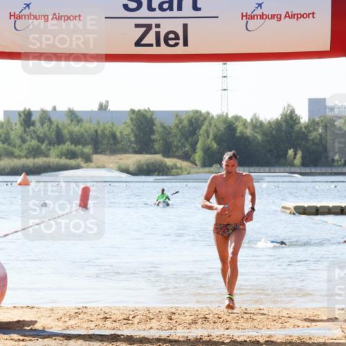 01.09.2024 - 17. Tribühne Triathlon Luisa Fischer http://msf.ph/oto/6897128 01.09.2024 11:38:43 Schwimmen 649 meine-sportfotos.de