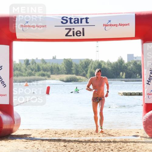 01.09.2024 - 17. Tribühne Triathlon Luisa Fischer http://msf.ph/oto/6897136 01.09.2024 11:38:43 Schwimmen 649 meine-sportfotos.de