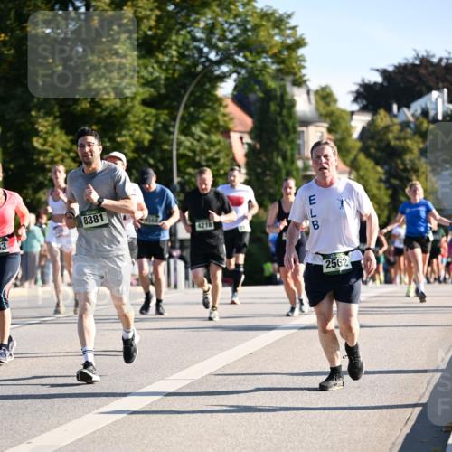 01.09.2024 - BARMER Alsterlauf Dr. Thomas Lammeyer http://msf.ph/oto/6897165 01.09.2024 09:35:30 Laufen 8381, 4218, 2562 meine-sportfotos.de