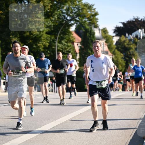 01.09.2024 - BARMER Alsterlauf Dr. Thomas Lammeyer http://msf.ph/oto/6897171 01.09.2024 09:35:30 Laufen 8381, 2562 meine-sportfotos.de