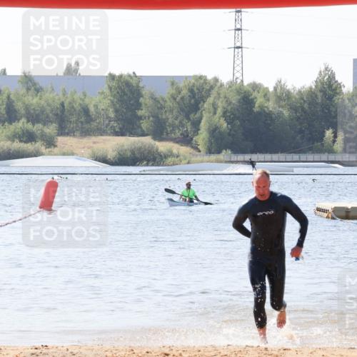 01.09.2024 - 17. Tribühne Triathlon Luisa Fischer http://msf.ph/oto/6897174 01.09.2024 11:38:57 Schwimmen 607 meine-sportfotos.de