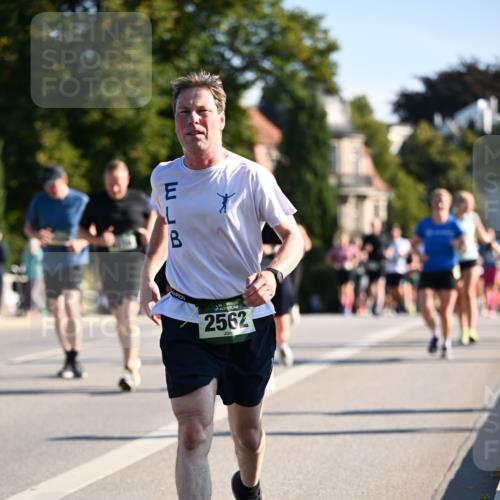 01.09.2024 - BARMER Alsterlauf Dr. Thomas Lammeyer http://msf.ph/oto/6897203 01.09.2024 09:35:32 Laufen 2562 meine-sportfotos.de