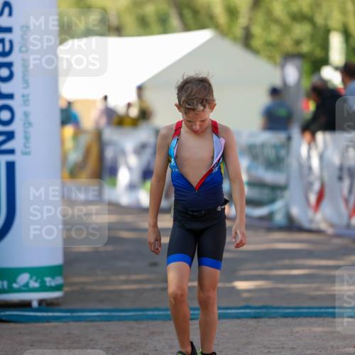 01.09.2024 - 17. Tribühne Triathlon Michael Strokosch http://msf.ph/oto/6897204 01.09.2024 09:51:00 Ziel 81, 87 meine-sportfotos.de