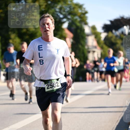 01.09.2024 - BARMER Alsterlauf Dr. Thomas Lammeyer http://msf.ph/oto/6897211 01.09.2024 09:35:32 Laufen 2562 meine-sportfotos.de