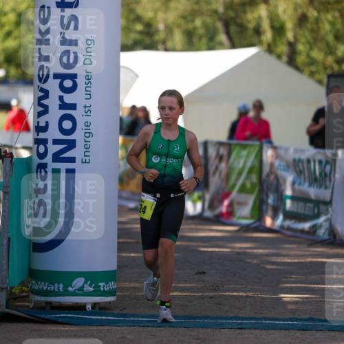 01.09.2024 - 17. Tribühne Triathlon Michael Strokosch http://msf.ph/oto/6897256 01.09.2024 09:51:30 Ziel 124 meine-sportfotos.de