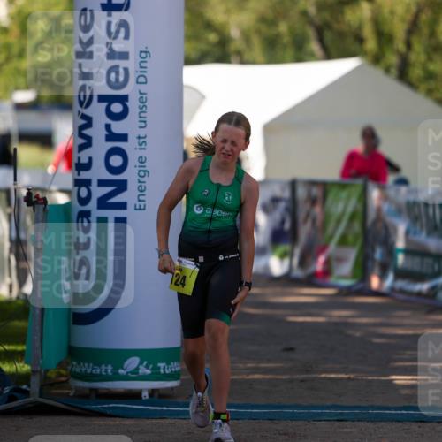 01.09.2024 - 17. Tribühne Triathlon Michael Strokosch http://msf.ph/oto/6897266 01.09.2024 09:51:30 Ziel 124 meine-sportfotos.de