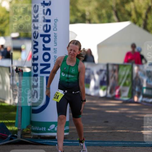 01.09.2024 - 17. Tribühne Triathlon Michael Strokosch http://msf.ph/oto/6897272 01.09.2024 09:51:31 Ziel 124 meine-sportfotos.de