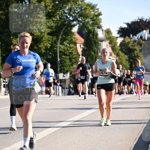 01.09.2024 - BARMER Alsterlauf Dr. Thomas Lammeyer http://msf.ph/oto/6897296 01.09.2024 09:35:36 Laufen 670, 2670 meine-sportfotos.de