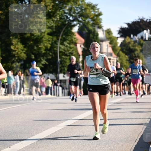 01.09.2024 - BARMER Alsterlauf Dr. Thomas Lammeyer http://msf.ph/oto/6897326 01.09.2024 09:35:37 Laufen 2670, 2670 meine-sportfotos.de