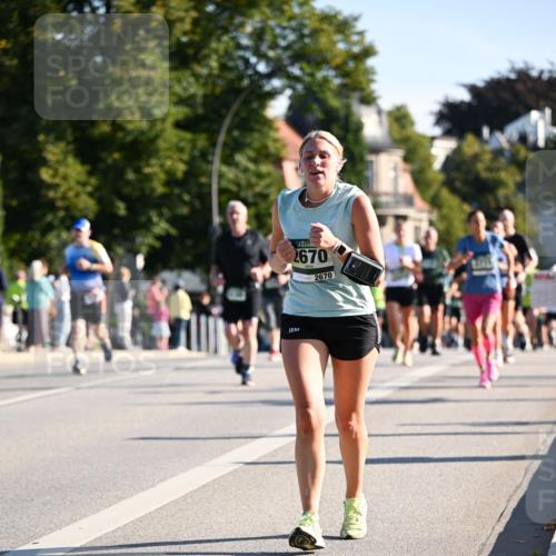 01.09.2024 - BARMER Alsterlauf Dr. Thomas Lammeyer http://msf.ph/oto/6897352 01.09.2024 09:35:38 Laufen 2670, 2670 meine-sportfotos.de