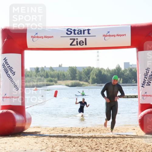 01.09.2024 - 17. Tribühne Triathlon Luisa Fischer http://msf.ph/oto/6897363 01.09.2024 11:40:34 Schwimmen 629, 666 meine-sportfotos.de
