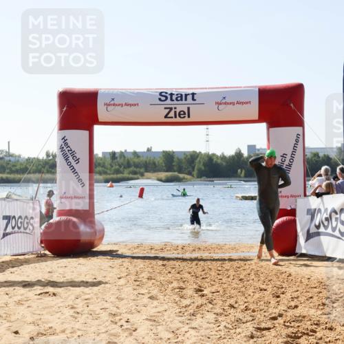 01.09.2024 - 17. Tribühne Triathlon Luisa Fischer http://msf.ph/oto/6897374 01.09.2024 11:40:35 Schwimmen 629, 666 meine-sportfotos.de