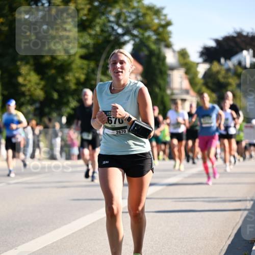 01.09.2024 - BARMER Alsterlauf Dr. Thomas Lammeyer http://msf.ph/oto/6897375 01.09.2024 09:35:38 Laufen 670, 2670 meine-sportfotos.de