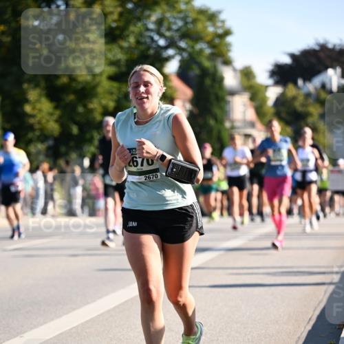 01.09.2024 - BARMER Alsterlauf Dr. Thomas Lammeyer http://msf.ph/oto/6897380 01.09.2024 09:35:38 Laufen 670, 2670 meine-sportfotos.de