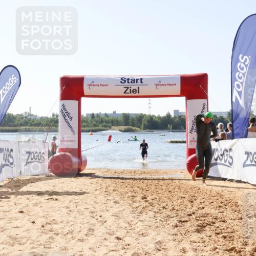 01.09.2024 - 17. Tribühne Triathlon Luisa Fischer http://msf.ph/oto/6897381 01.09.2024 11:40:36 Schwimmen 629, 666 meine-sportfotos.de