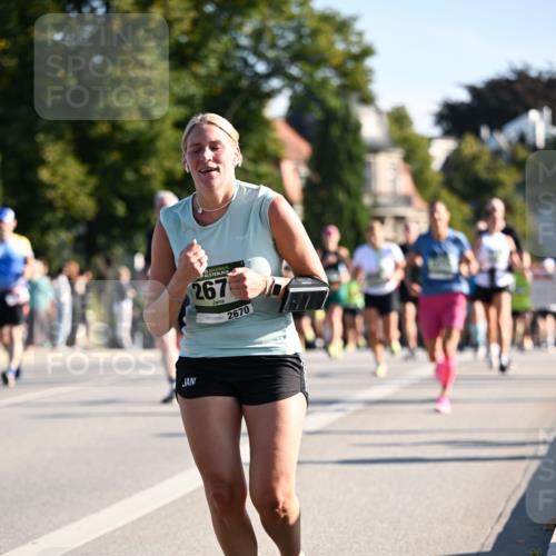01.09.2024 - BARMER Alsterlauf Dr. Thomas Lammeyer http://msf.ph/oto/6897385 01.09.2024 09:35:39 Laufen 267, 2670 meine-sportfotos.de