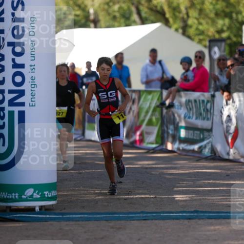 01.09.2024 - 17. Tribühne Triathlon Michael Strokosch http://msf.ph/oto/6897398 01.09.2024 09:52:09 Ziel 110, 127 meine-sportfotos.de