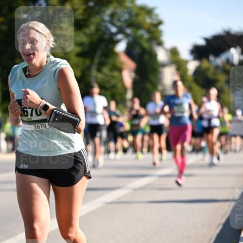 01.09.2024 - BARMER Alsterlauf Dr. Thomas Lammeyer http://msf.ph/oto/6897400 01.09.2024 09:35:39 Laufen 670, 2670 meine-sportfotos.de
