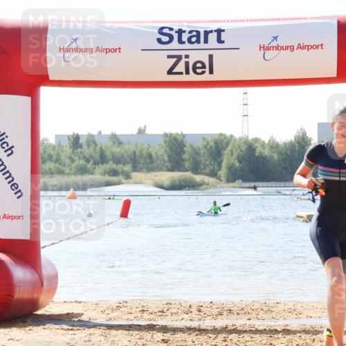 01.09.2024 - 17. Tribühne Triathlon Luisa Fischer http://msf.ph/oto/6897401 01.09.2024 11:40:44 Schwimmen 629, 666 meine-sportfotos.de