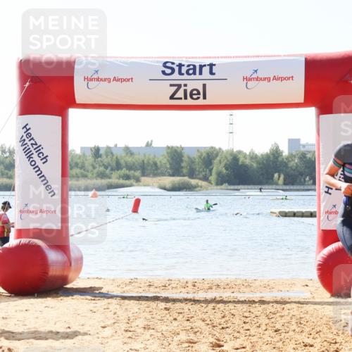 01.09.2024 - 17. Tribühne Triathlon Luisa Fischer http://msf.ph/oto/6897406 01.09.2024 11:40:45 Schwimmen 666 meine-sportfotos.de