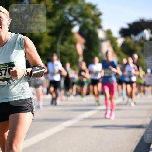 01.09.2024 - BARMER Alsterlauf Dr. Thomas Lammeyer http://msf.ph/oto/6897410 01.09.2024 09:35:39 Laufen 670, 2670 meine-sportfotos.de