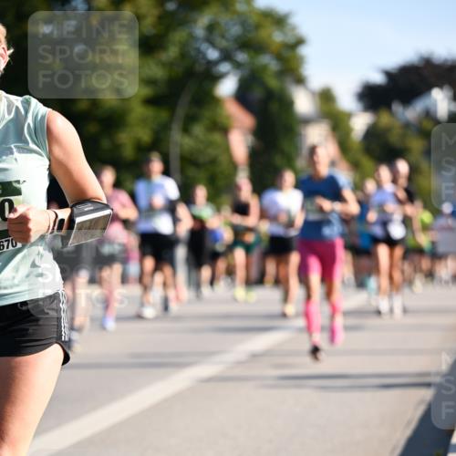 01.09.2024 - BARMER Alsterlauf Dr. Thomas Lammeyer http://msf.ph/oto/6897411 01.09.2024 09:35:40 Laufen 670 meine-sportfotos.de