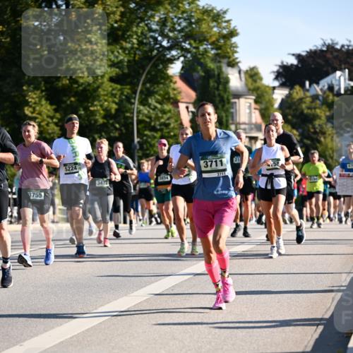 01.09.2024 - BARMER Alsterlauf Dr. Thomas Lammeyer http://msf.ph/oto/6897428 01.09.2024 09:35:41 Laufen 3755, 5224, 3472, 3711, 3711, 58 meine-sportfotos.de