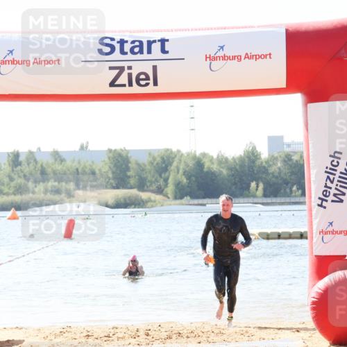 01.09.2024 - 17. Tribühne Triathlon Luisa Fischer http://msf.ph/oto/6897436 01.09.2024 11:41:24 Schwimmen 694 meine-sportfotos.de