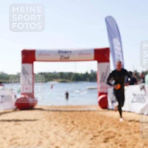 01.09.2024 - 17. Tribühne Triathlon Luisa Fischer http://msf.ph/oto/6897447 01.09.2024 11:41:28 Schwimmen 603, 694 meine-sportfotos.de