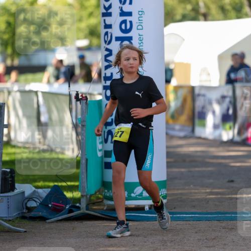 01.09.2024 - 17. Tribühne Triathlon Michael Strokosch http://msf.ph/oto/6897456 01.09.2024 09:52:12 Ziel 110, 127 meine-sportfotos.de