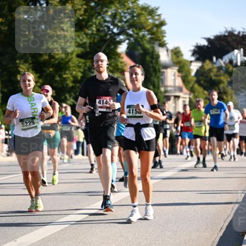 01.09.2024 - BARMER Alsterlauf Dr. Thomas Lammeyer http://msf.ph/oto/6897471 01.09.2024 09:35:43 Laufen 5225, 4148, 4149, 4156 meine-sportfotos.de