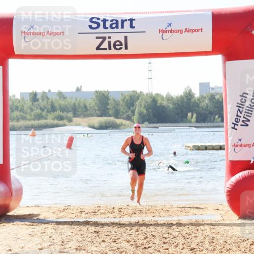 01.09.2024 - 17. Tribühne Triathlon Luisa Fischer http://msf.ph/oto/6897474 01.09.2024 11:41:34 Schwimmen 603, 694 meine-sportfotos.de