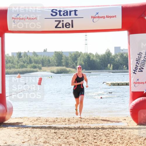 01.09.2024 - 17. Tribühne Triathlon Luisa Fischer http://msf.ph/oto/6897481 01.09.2024 11:41:35 Schwimmen 603, 694 meine-sportfotos.de