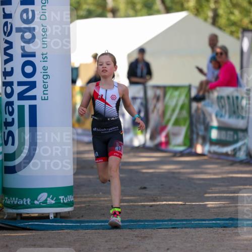 01.09.2024 - 17. Tribühne Triathlon Michael Strokosch http://msf.ph/oto/6897489 01.09.2024 09:52:48 Ziel 121 meine-sportfotos.de