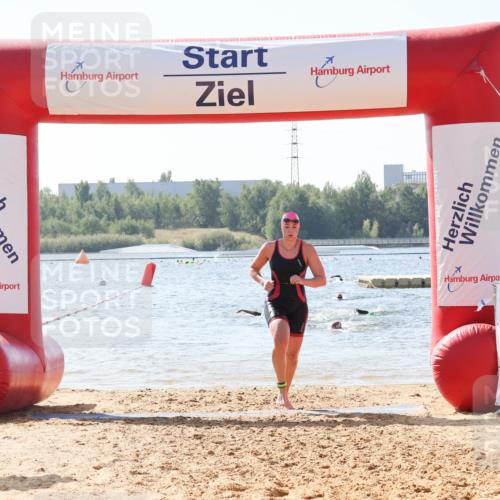 01.09.2024 - 17. Tribühne Triathlon Luisa Fischer http://msf.ph/oto/6897492 01.09.2024 11:41:35 Schwimmen 603, 694 meine-sportfotos.de
